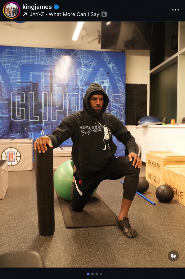 跳过:詹姆斯恳求快船对湖人的虚张声势 珍妮只会嘲笑它